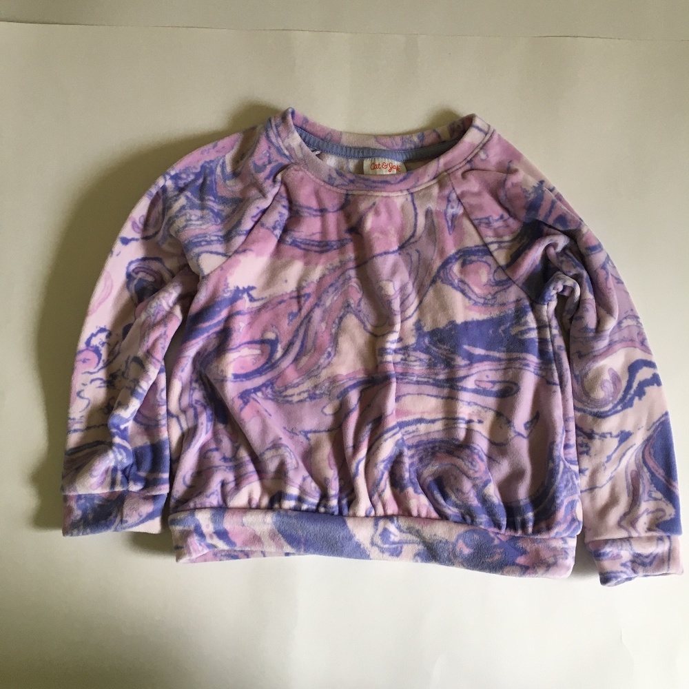 Cat & Jack girl's soft long-sleeve shirt. Size 5T.